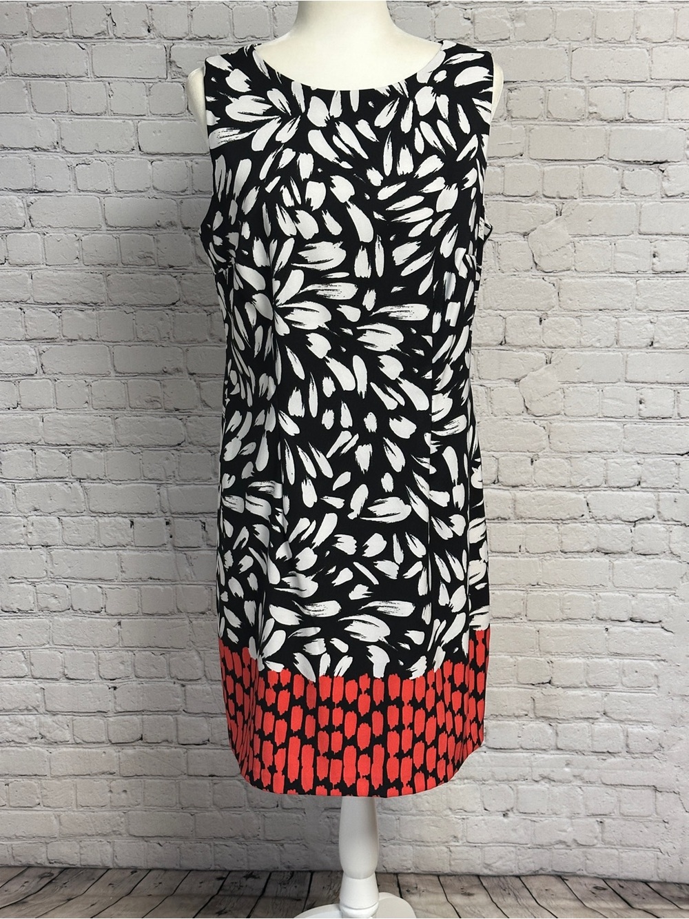 Alyx Black & White Abstract Print Sleeveless Shift Dress with Red Hem Panel